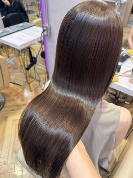 ロンド フィーユ(Lond fille) ☆グレーブラウン/ミディアムレイヤーカット/ダークアッシュ