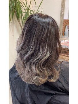 アンジー(Anzie) バレイヤージュ