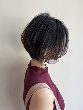 デイリリーバイアメリア 川西店(daylily by Ameria) 前下がりショート→白井　涼貴