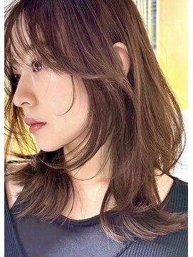 シティ(CITY) レイヤーカット グレージュ 韓国ヘア 表参道