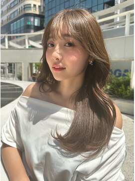 シーシンジュク 新宿南口(Sea shinjuku) 韓国くびレイヤーエモージュ前髪グレーベージュミディアム艶新宿