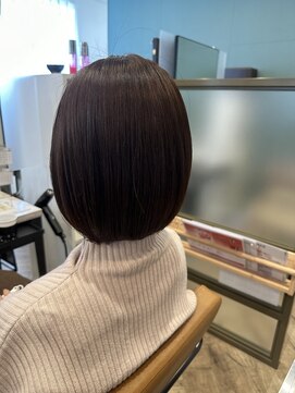 プラス ファースト ヘア(Plus 1st) 前下がりボブ×インナーカラー