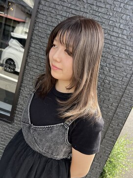 リリー ヘアーアンドビューティー(Lily) ミディアムレイヤースタイル