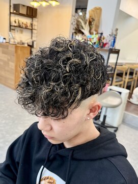 フゥ 宇都宮(FeU) スペインカール/スパイラルパーマ/フェード/宇都宮/メンズパーマ