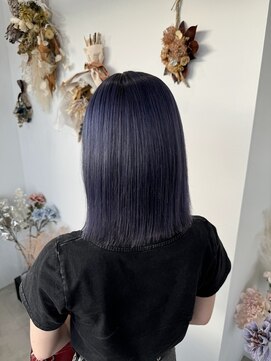 トーン(tone) 透明感カラー/暗髪/ネイビー/切りっぱなし