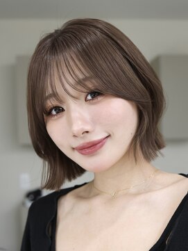 オーラ オモテサンドウ(Aura omotesando) シースルーバング×くびれボブ