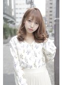 ベージュ