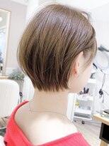 ネオリーブアイム 横浜西口店(Neolive aim)&nbsp;まとまる艶髪と束感耳掛けひし形丸みショートボブ【近藤】横浜