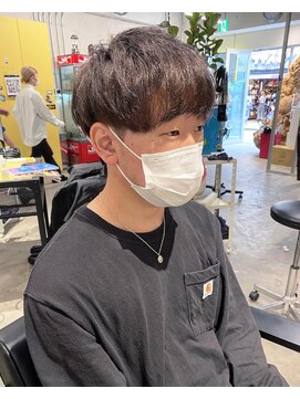 ノラ シブヤ(NORA) アッシュグレー刈り上げマッシュ