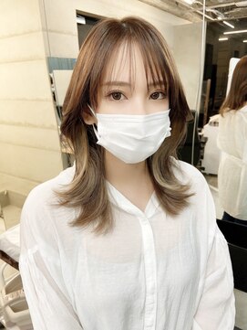 フォンズ(FONS) 小顔に見せるオルチャンヘア シースルーバング 流れる顔まわり