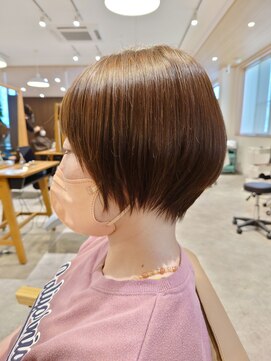 ビスポーク(BESPOKE) 30代40代50代オススメ♪束感大人ショートマッシュボブ