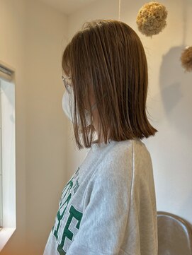 ルヴェール(Le Vert) 切りっぱなしボブ◎ベージュカラー