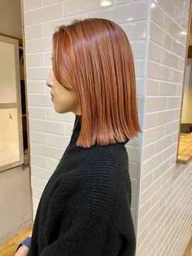 ユイル(Uil) 似合わせ小顔ミディアム× 暖色カラー デザインカラー