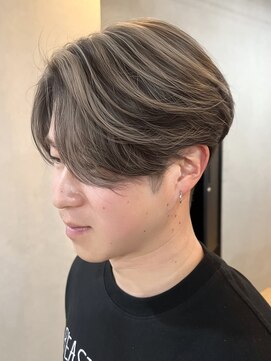 コモダ 神戸三宮(comoda) コントラストハイライト×ニュアンスパーマ