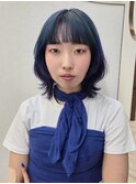 ミディアム肩上くびれヘアフェイスレイヤーブルーグラデーション
