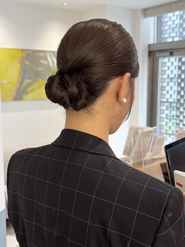 ローネス ギンザ(LONESS ginza) お呼ばれヘア /シニヨンアレンジ/タイトヘア/お団子ヘア