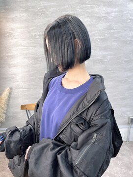 ソー(so.) 前下がりボブ/切りっぱなしボブ/ミニボブ/ダークグレージュ/横浜