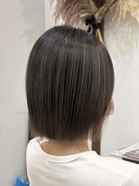 ルイ(ROUIS produced by LUCK 津田沼) ROUIS 津田沼 切りっぱなしボブ ベージュハイライト