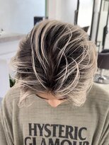 イリ 梅田(ili)&nbsp;メリハリホワイトバレイヤージュ