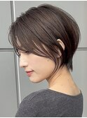 青山白髪ぼかしハイライトミディアムボブアッシュグレージュ50代