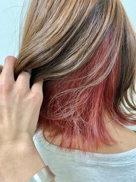 ララ(LALA) ピンクカラー 切りっぱなしボブ インナーカラー kf