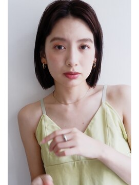 エール 鎌取(aile) センターパート切りっぱなしボブ