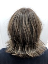 エヌプラス(N+)&nbsp;黒髪グラデヘアーオリーブグレー小顔に見せるヘアココアベージュ