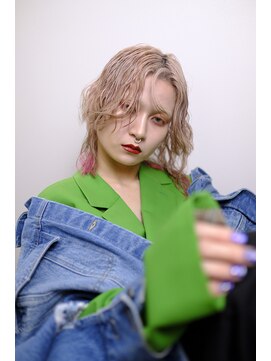 オンザ(ONTHE) 癖毛を活かしたハイトーンデザイン