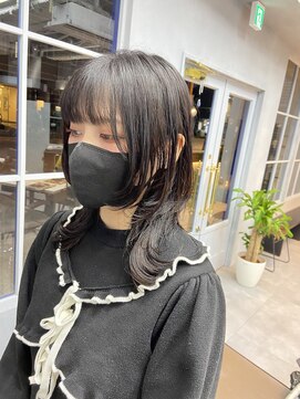 エレナ(elena) ミディアムウルフスタイル