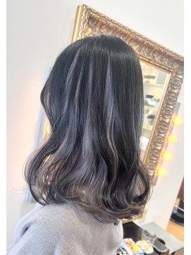 コワファースト  させぼ五番街店(COIFF1RST) ブラック×ホワイトグレー