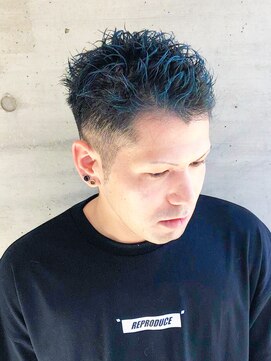 ブロッサム 上尾店(Blossom) ツーブロック刈り上げスキンフェードカットアッシュブラック