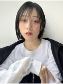 ミニボブ×暗髪×プラチナストレート