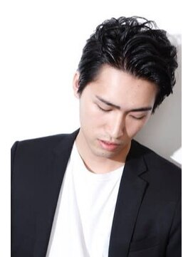 ラヴィ ニュー 両国店(LAVIE NEW) 大人爽やか黒髪ツーブロック七三オールバックショート