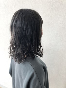 シェルター プロデュースド バイ エムズ(Shelter produced by M's) セミロングレイヤー