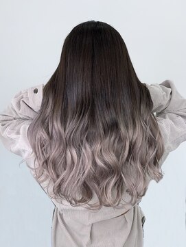 ボタニウム バイ アールサロン(BOTANIUM by RrSALON) ダメージレス美髪グラデーション×ホワイトシルバー