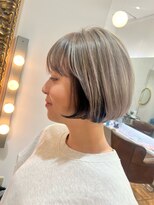 コワファースト させぼ五番街店(COIFF1RST) ホワイトベージュ×ブラック