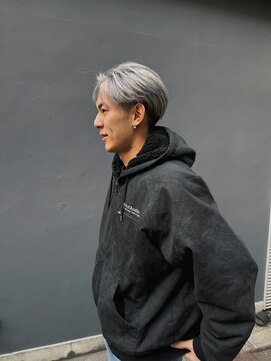 ハイセンス(HISENSE) メンズカットシルバーカラーセンターパート 【GIA】