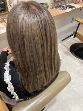 ココア グロウ(COCOA Glow) ミルクティーグレージュ