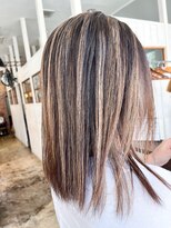 ヘアーループレル(Hair ruup Rell design works)&nbsp;細めハイライトでつくる大人の白髪ぼかしベージュ【那覇安里】