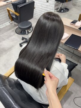 モク(mok) 雨でうねる髪にぴったりの酸性ストレート★