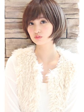 レウナ 外苑前(Reuna) 大人女性ｘノームコアｘ黒髪ｘ大人かわいｘボブ