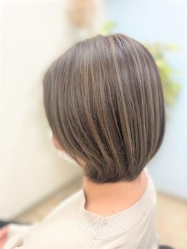 ヴァニラ(Vanilla) ボブ#グラ#レイヤー#ウィービング