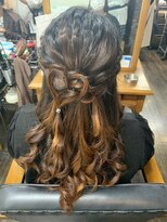 リエラ 新宿(RIERA)&nbsp;ヘアセット/ヘアメイク/巻きおろし/逆毛/卒業式[新宿/新宿駅]