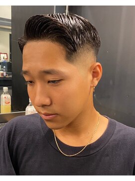 ビンゴ(BINGO) 1251黒髪ツーブロック刈り上げフェードバーバーウェットスタイル