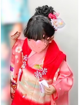 ベルグロー 北新地上通り店(BELLEGROW) 七五三のカワイイお団子☆のヘアセット