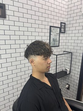 トップバイスリーナイン(TOP by THREE NINE) スペインカール