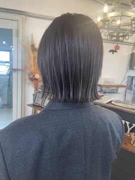 ロストシティ 横浜(LOST CITY) 毛先カラー×切りっぱなしボブ