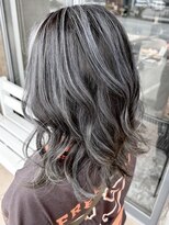 トリニティ(trinity) ハイライトカラーグレー・白髪ぼかし【豊見城・南風原・与那原】