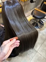 ジーナ 渋谷駅前(Zina)&nbsp;赤み消しオリーブカラー×縮毛矯正