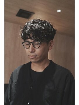 ミューズ バイ ケンジ(MUSE by KENJE) メンズスパイラルパーマツイスト波巻きマッシュ